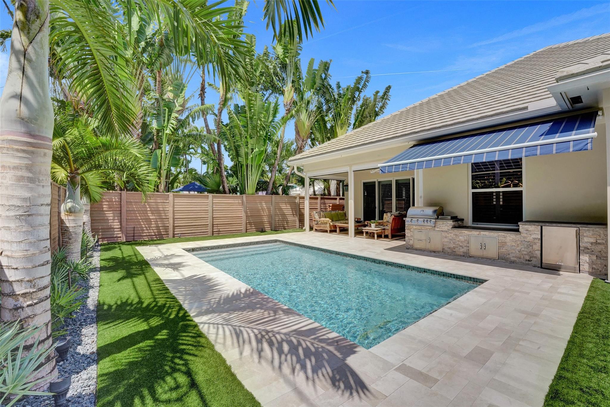 517 NE 11th Ave Fort Lauderdale, FL 33301