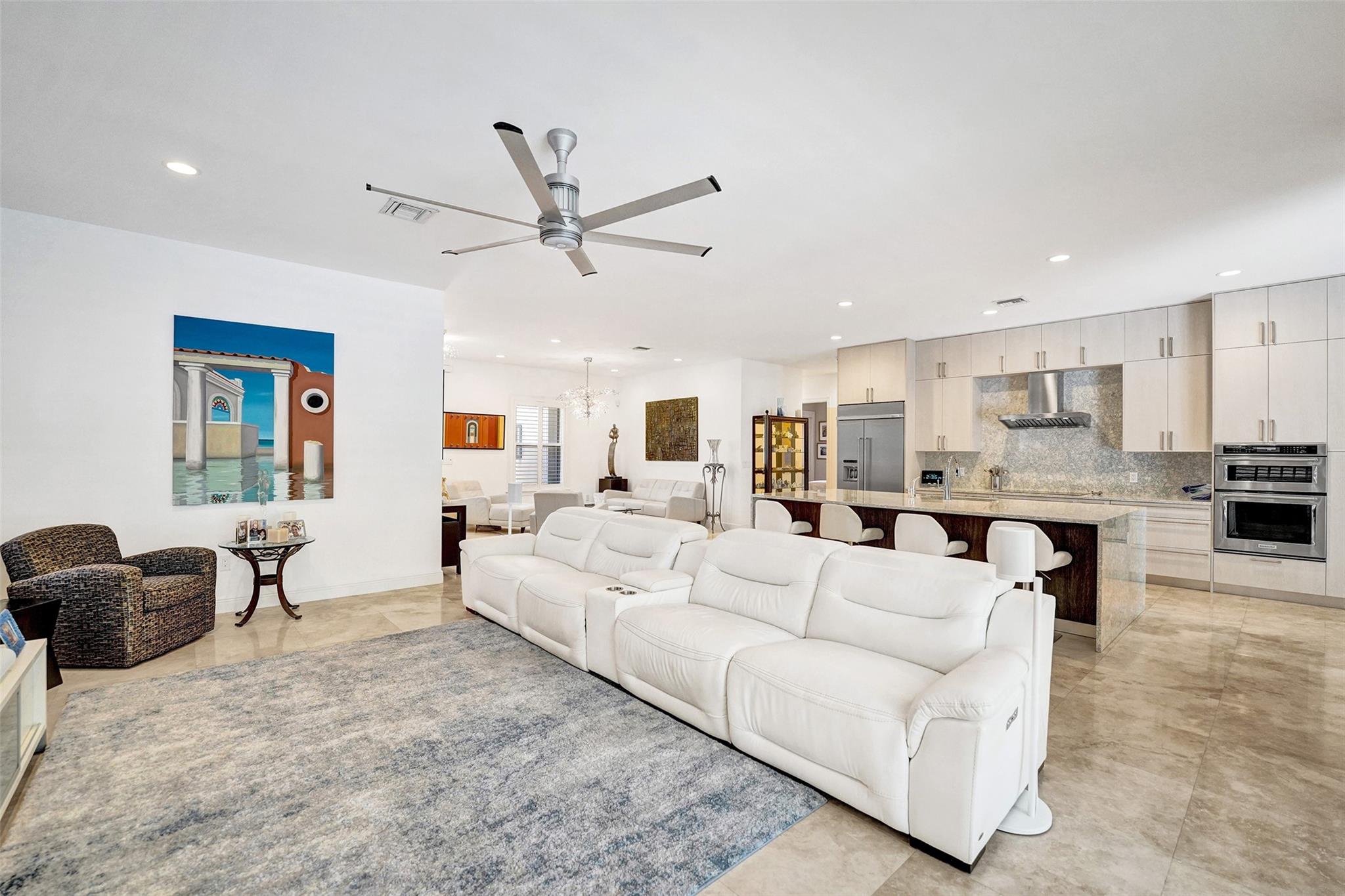 517 NE 11th Ave Fort Lauderdale, FL 33301