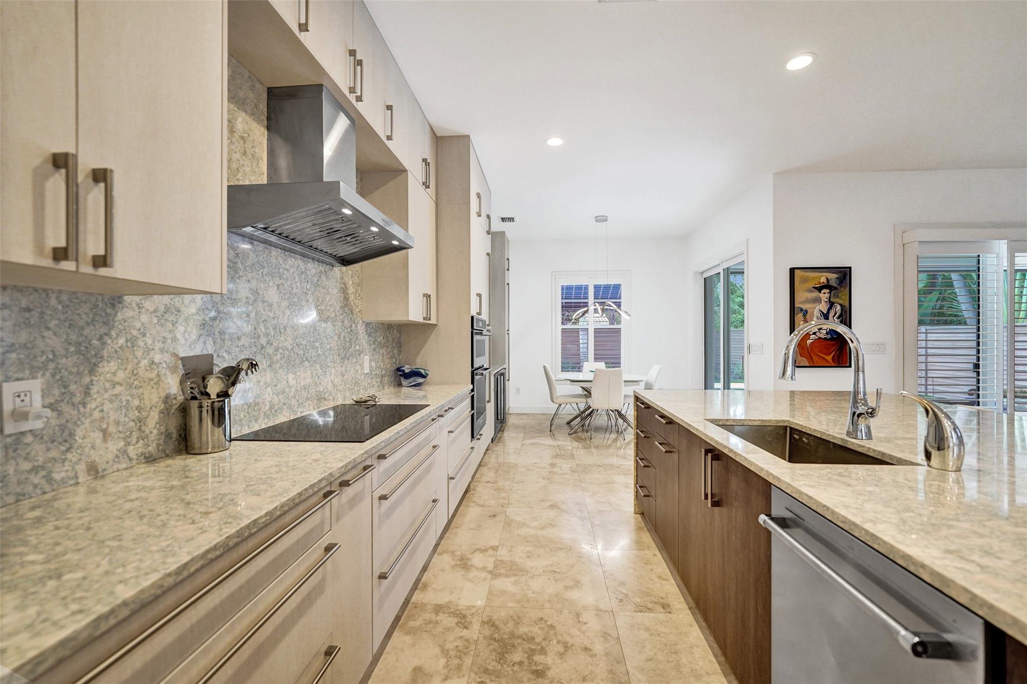 517 NE 11th Ave Fort Lauderdale, FL 33301