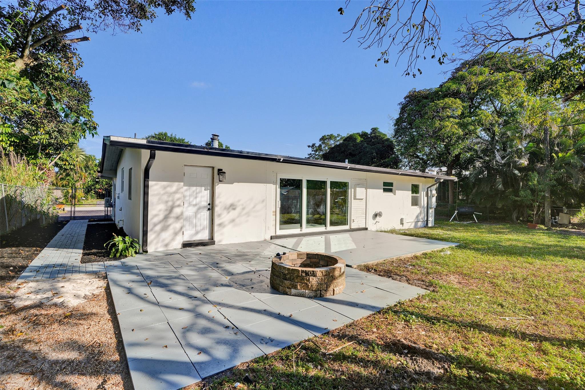 3024 SW 10th St Fort Lauderdale, FL 33312