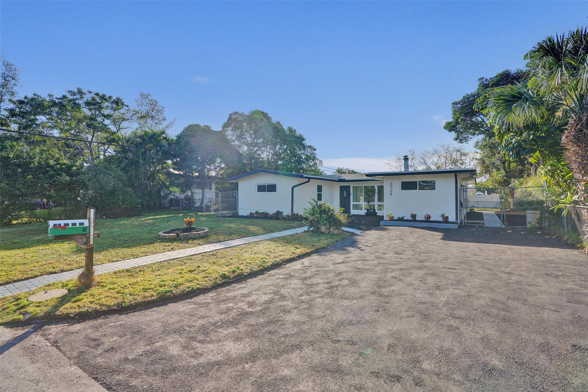 3024 SW 10th St Fort Lauderdale, FL 33312