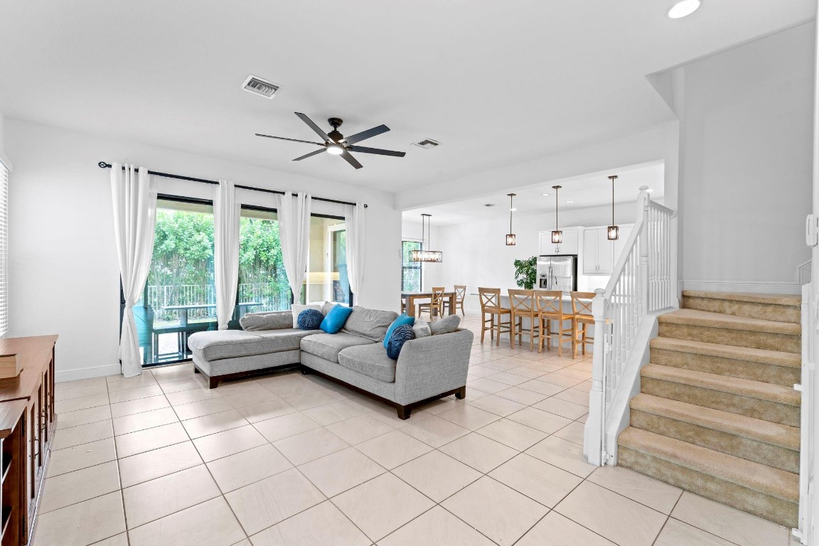 8870 NW 37th Coral Springs, FL 33065