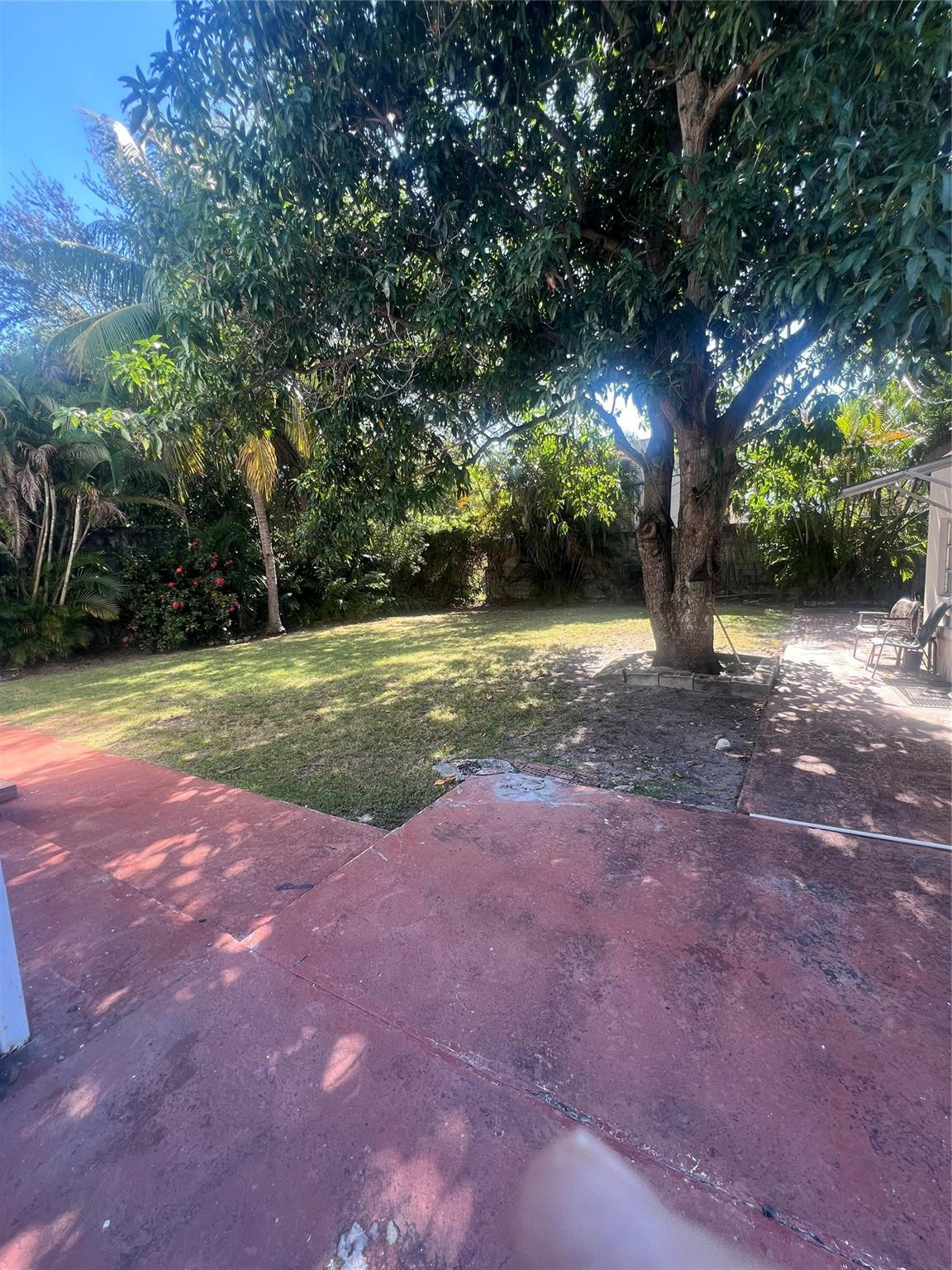 2152 SW 10th Miami, FL 33135