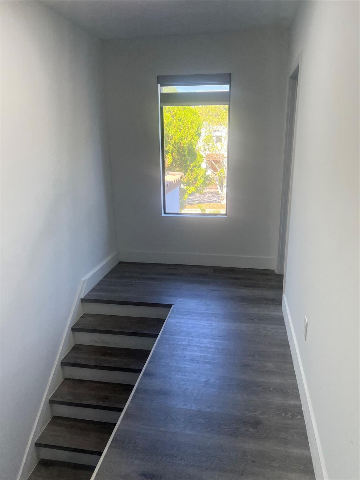 2152 SW 10th Miami, FL 33135