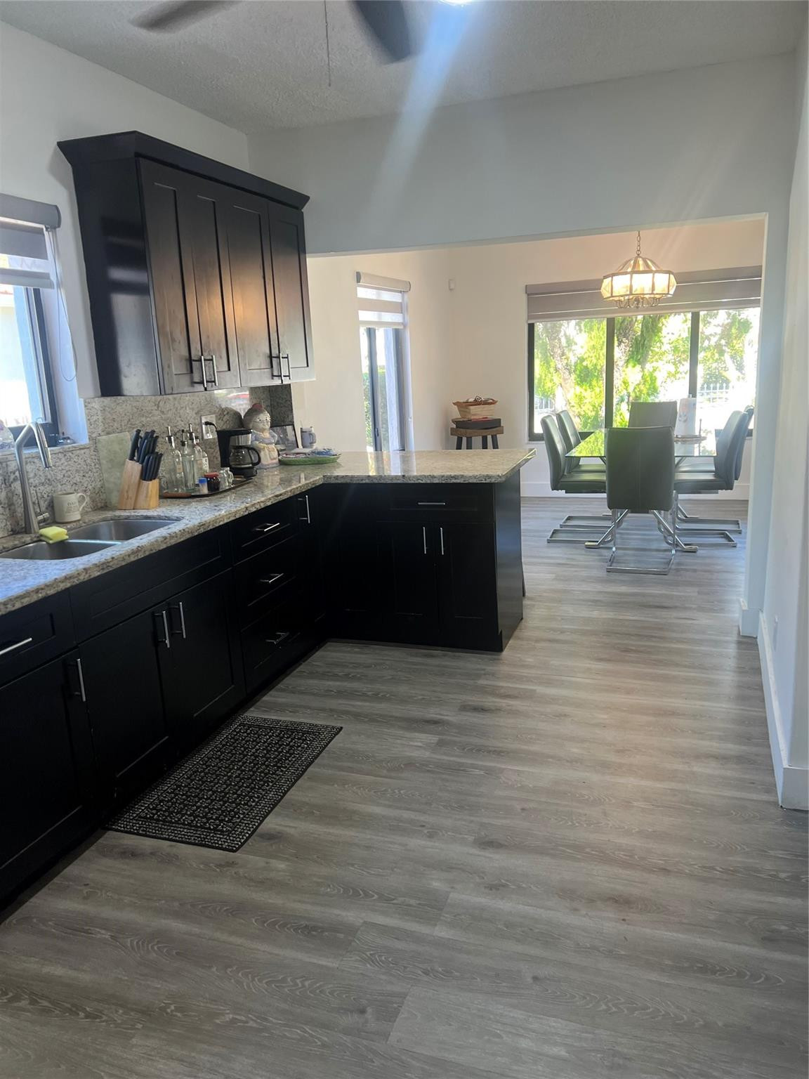 2152 SW 10th Miami, FL 33135