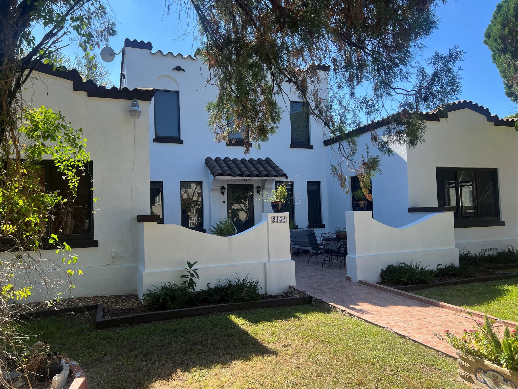 2152 SW 10th Miami, FL 33135