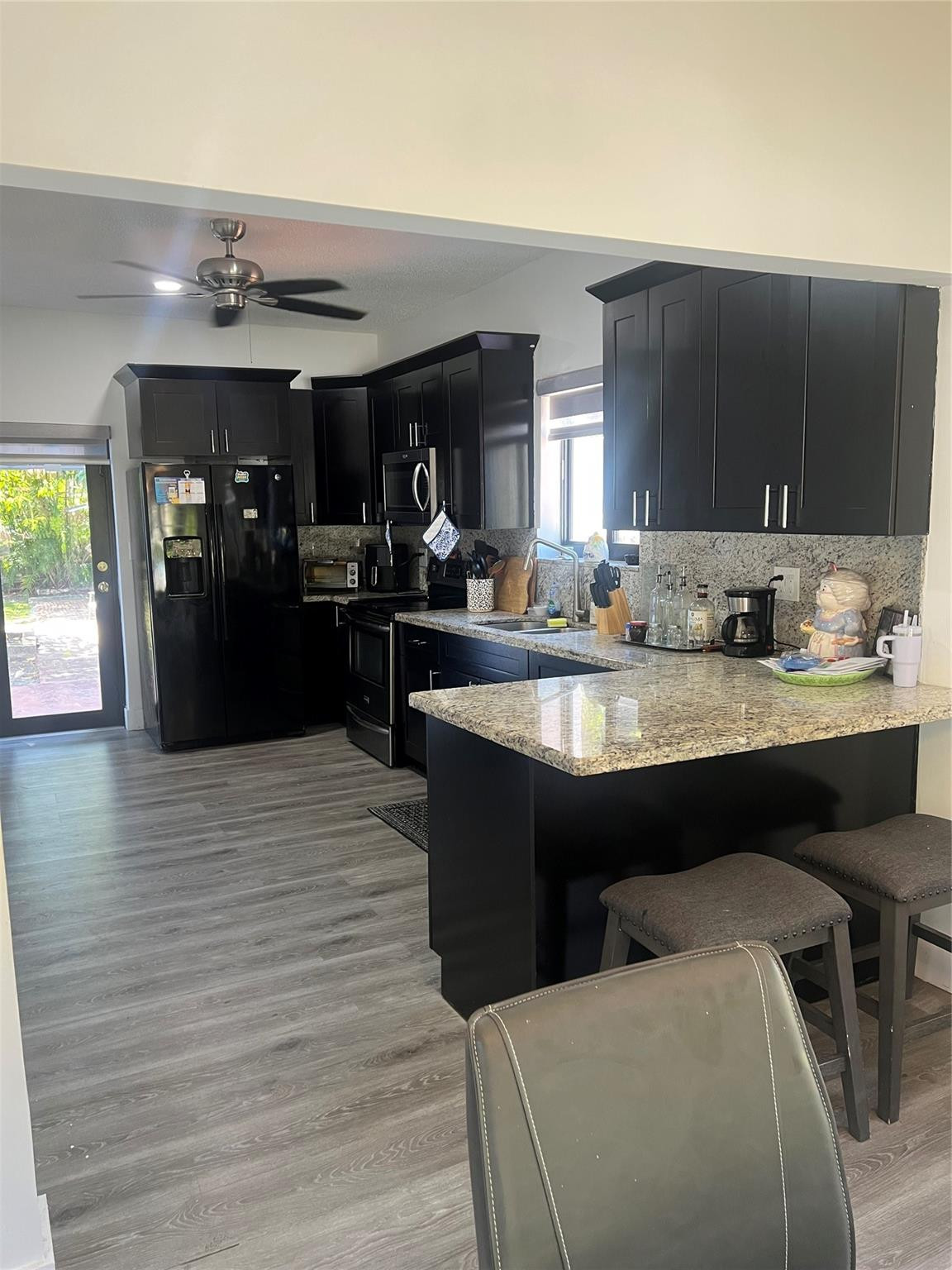 2152 SW 10th Miami, FL 33135