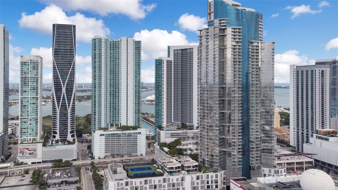 image Paramount Miami Worldcenter24