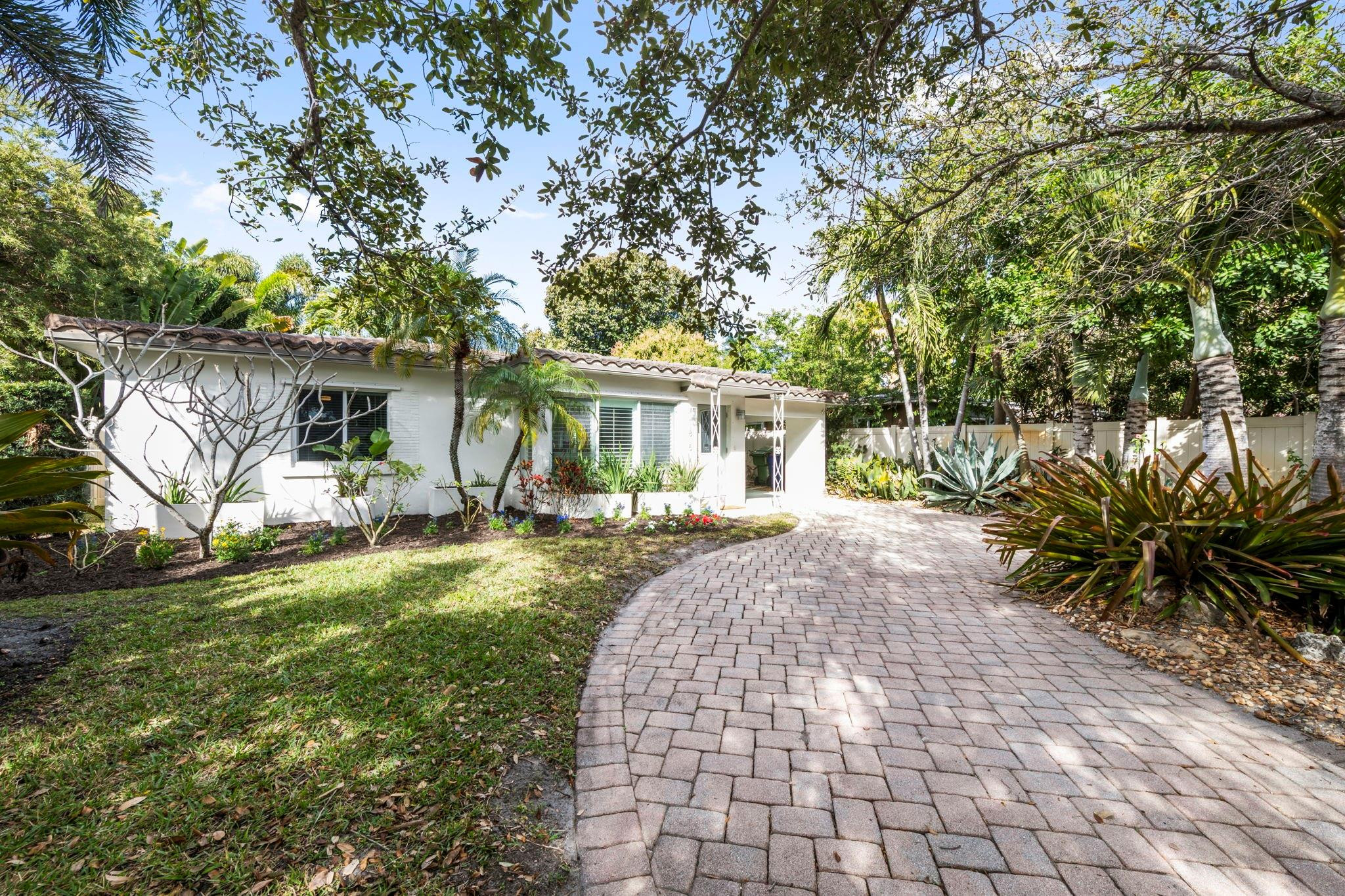 1815 N Victoria Park Fort Lauderdale, FL 33305