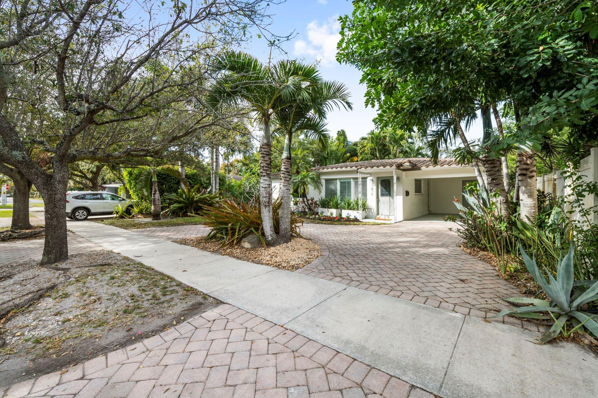 1815 N Victoria Park Fort Lauderdale, FL 33305