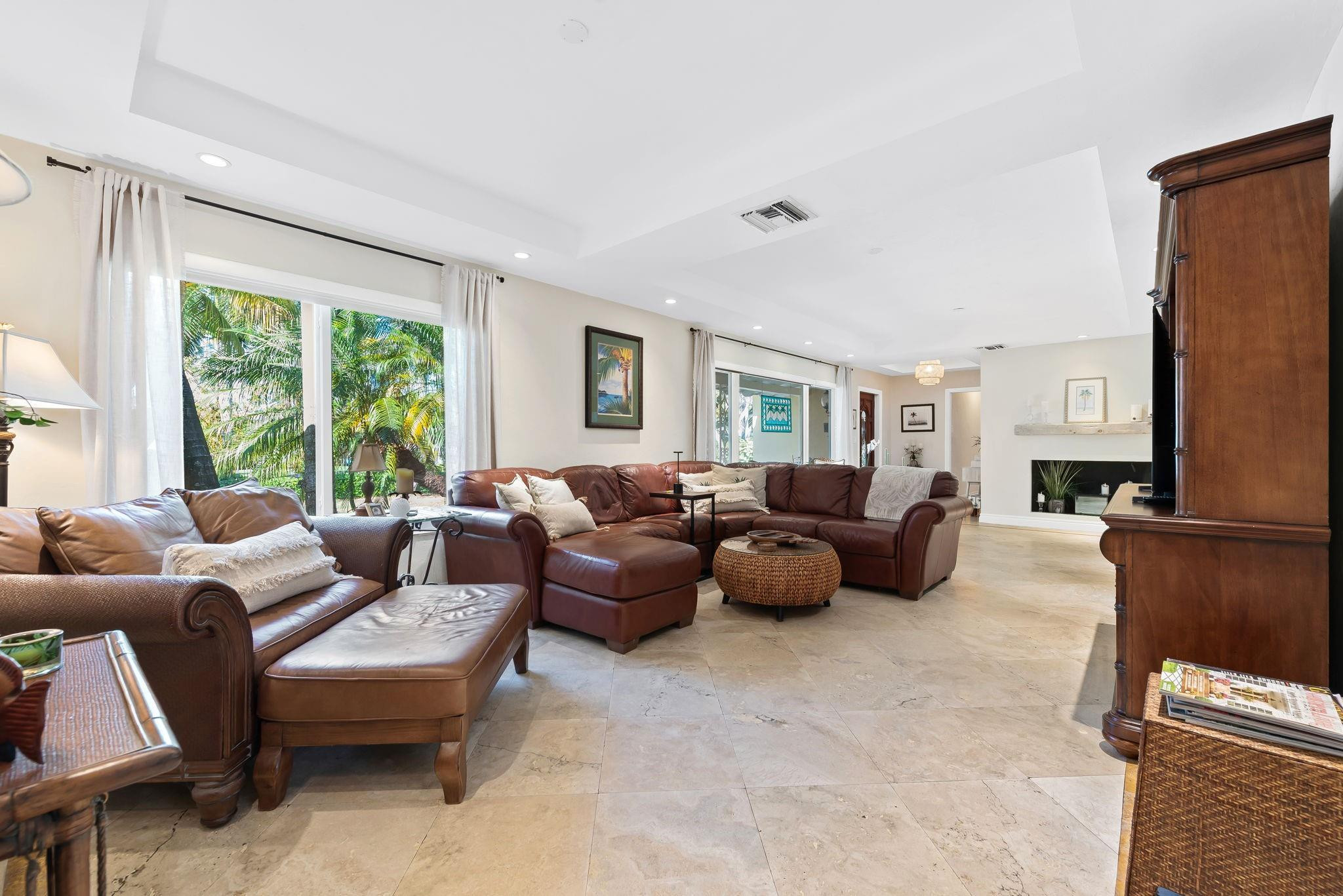 1030 Polk Hollywood, FL 33019