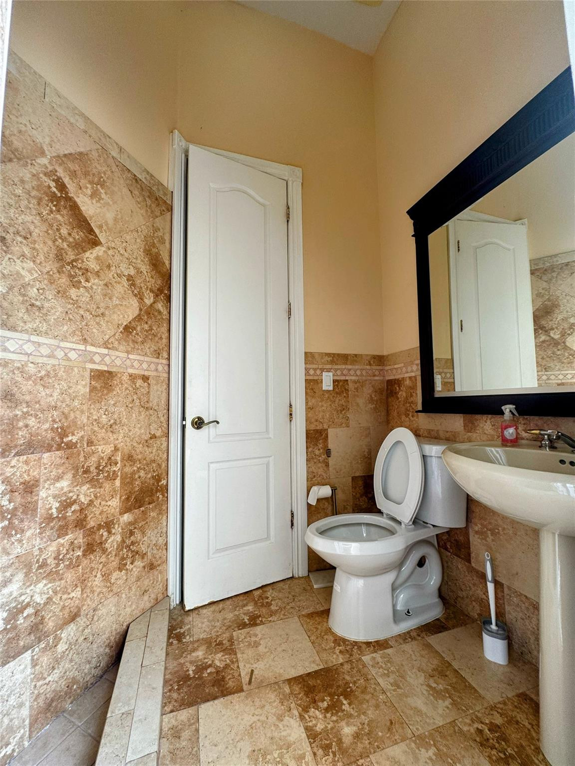 5981 SW 37th Fort Lauderdale, FL 33312