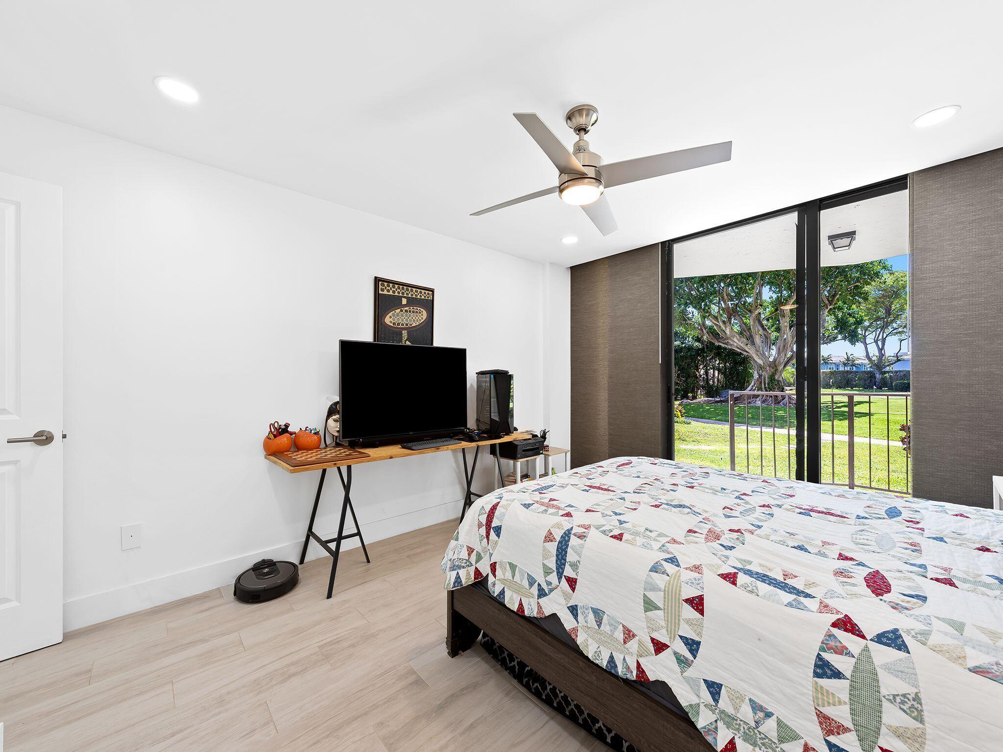 899 Jeffery St #107,Boca Raton, FL 33487