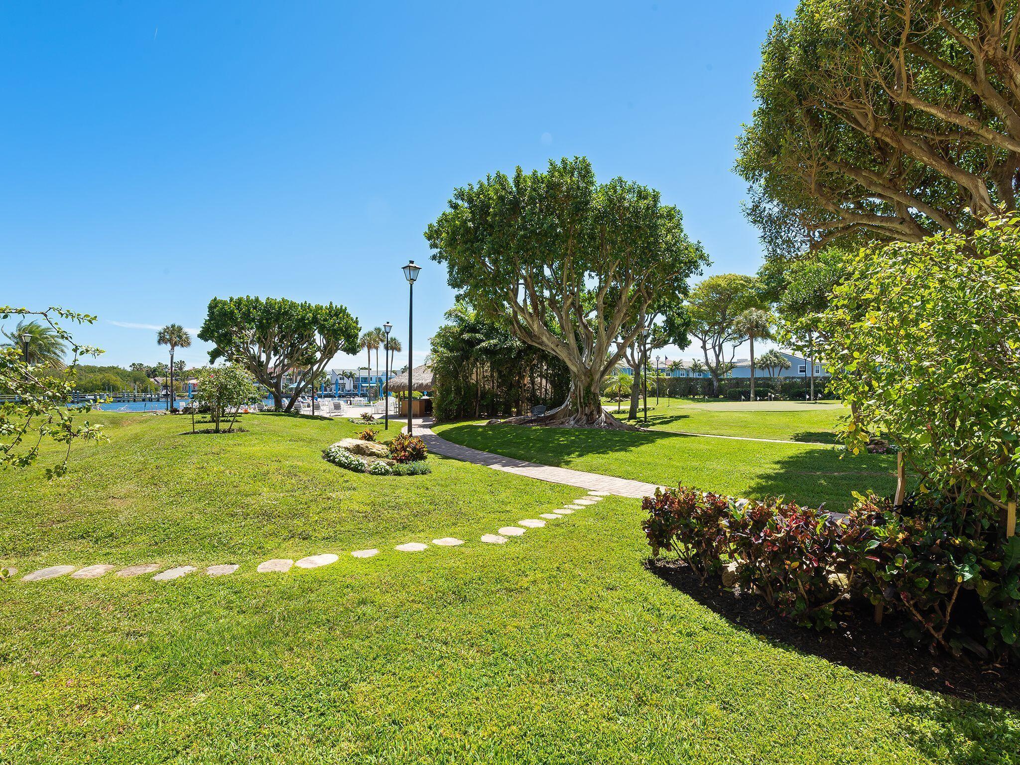 899 Jeffery St #107,Boca Raton, FL 33487