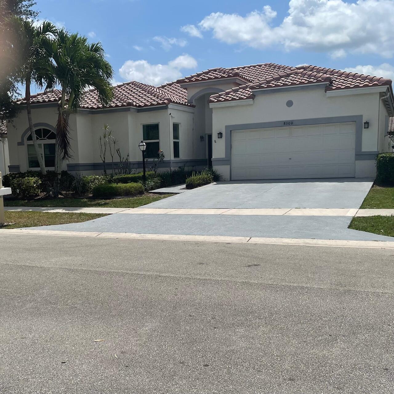 8500 Golden Cypress Ct