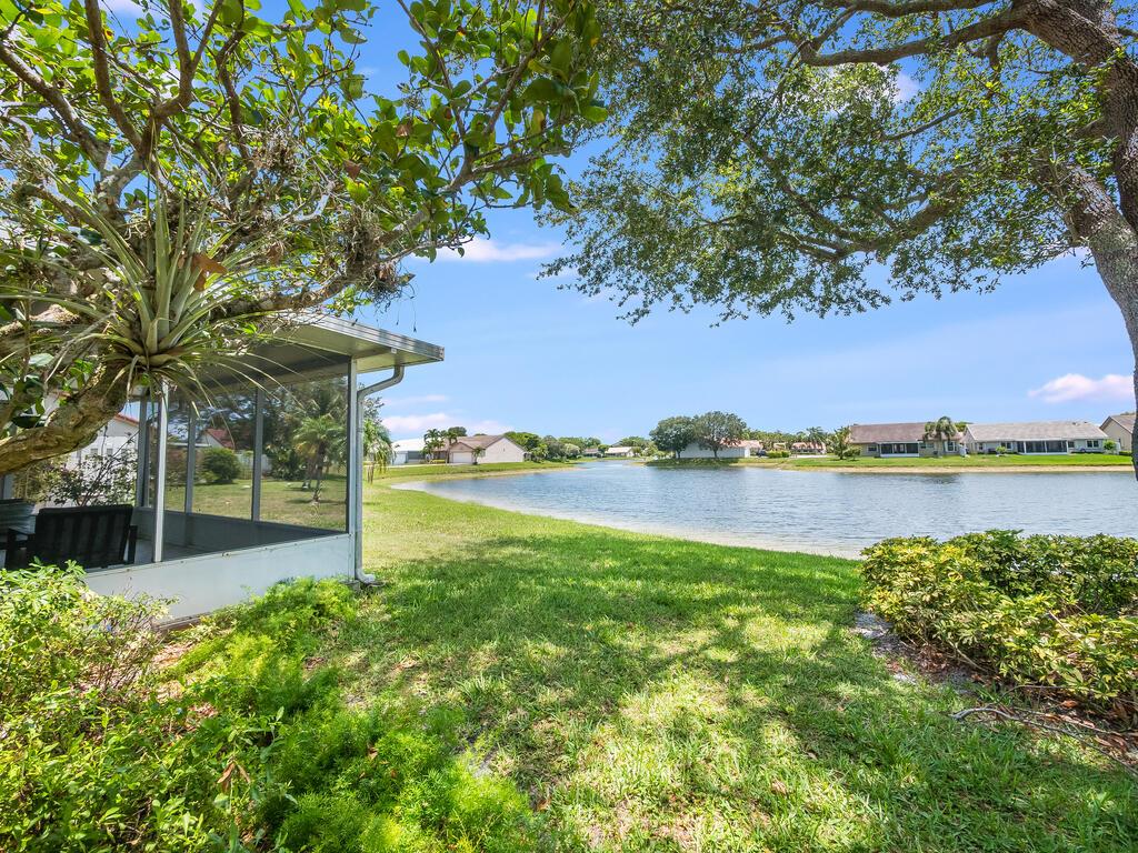 8520 Lake Cypress Rd,Lake Worth, FL 33467