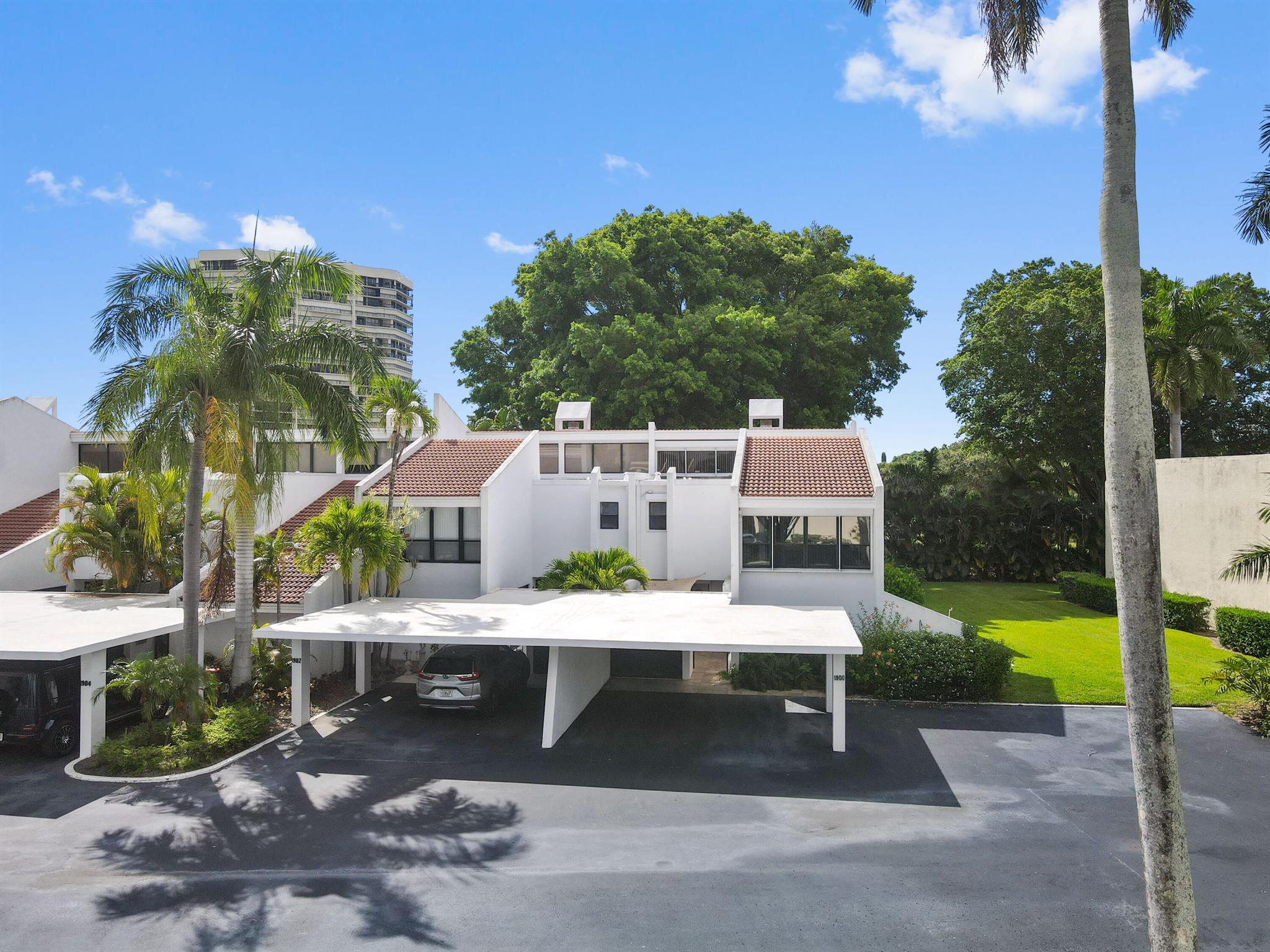 1900 Presidential Way #1-F,West Palm Beach, FL 33401