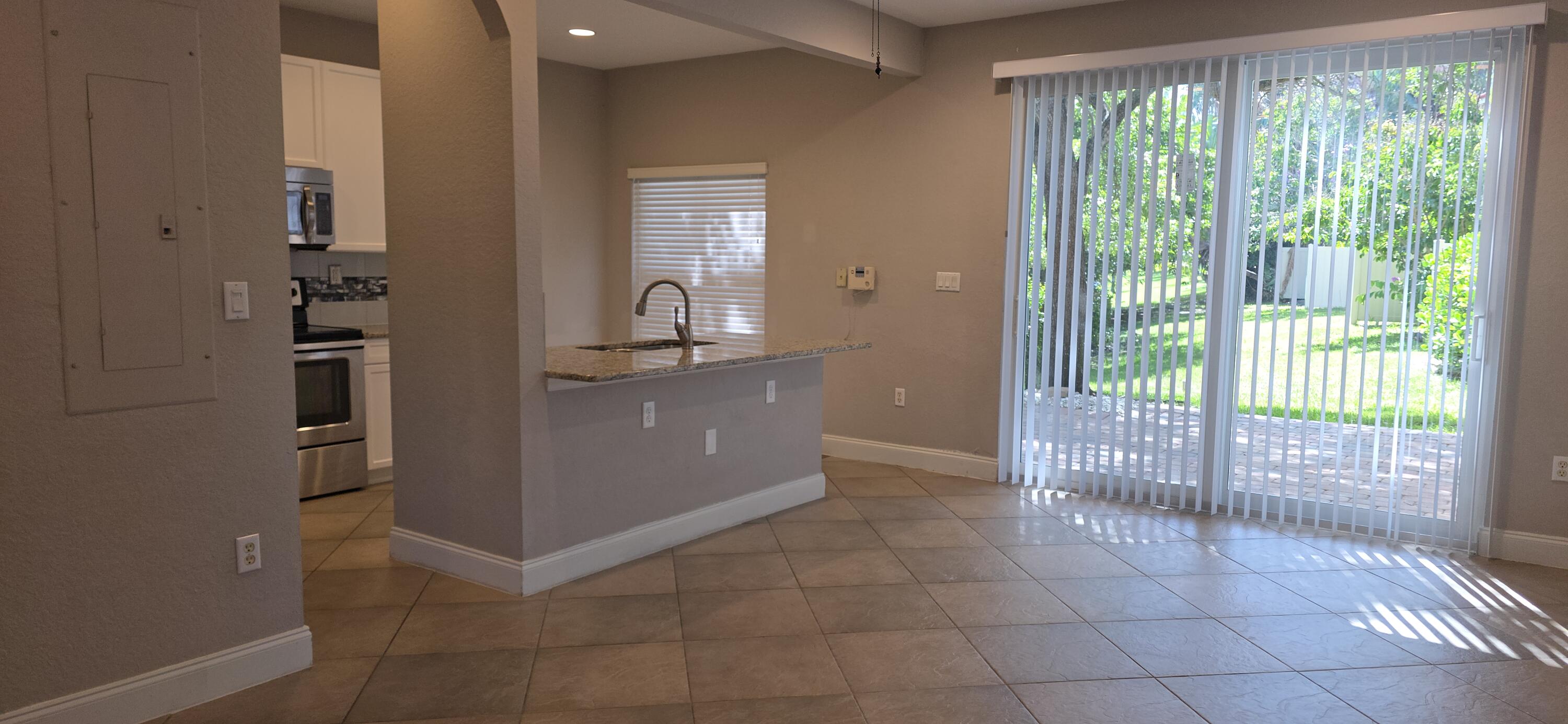 219 Lake Monterey Cir