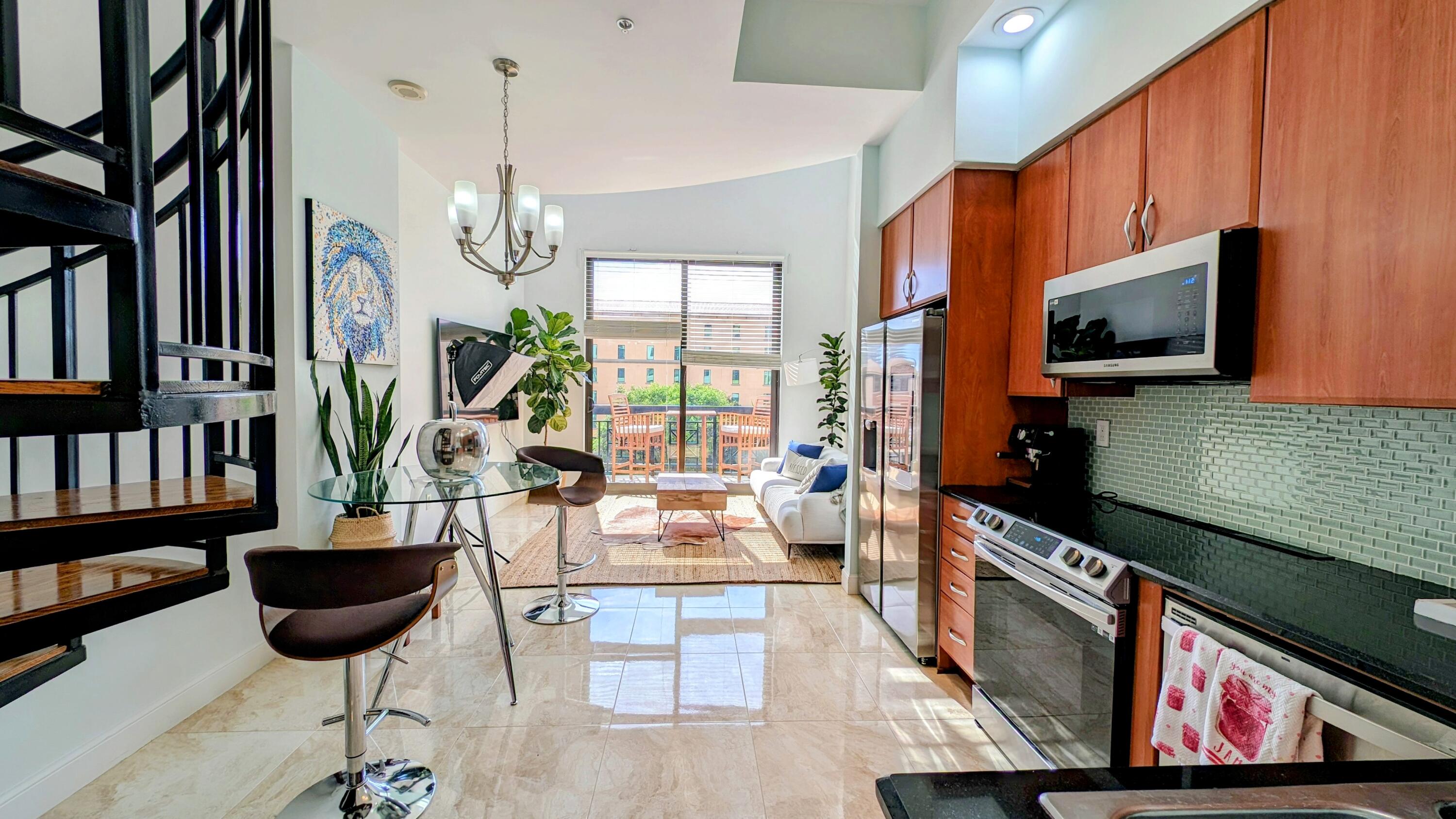 801 S Olive Ave #403
