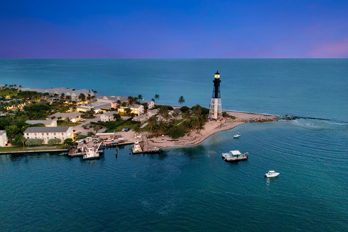 3205 Beacon Pompano Beach, FL 33062