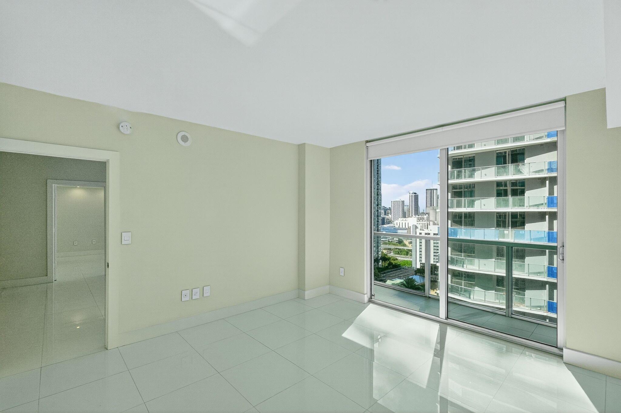 image 500 Brickell West Condo13