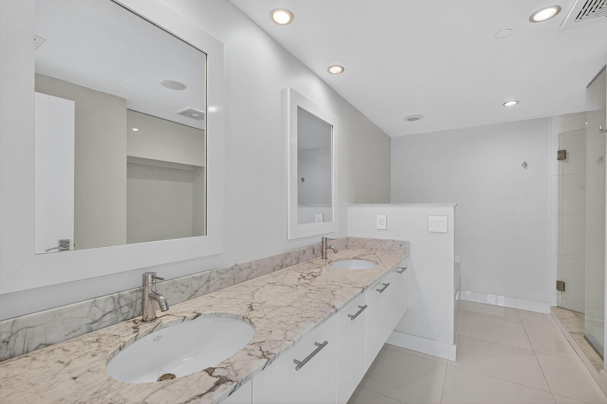 image 500 Brickell West Condo18