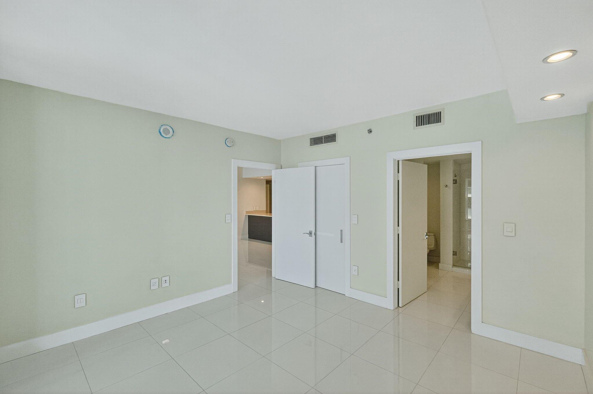 image 500 Brickell West Condo22