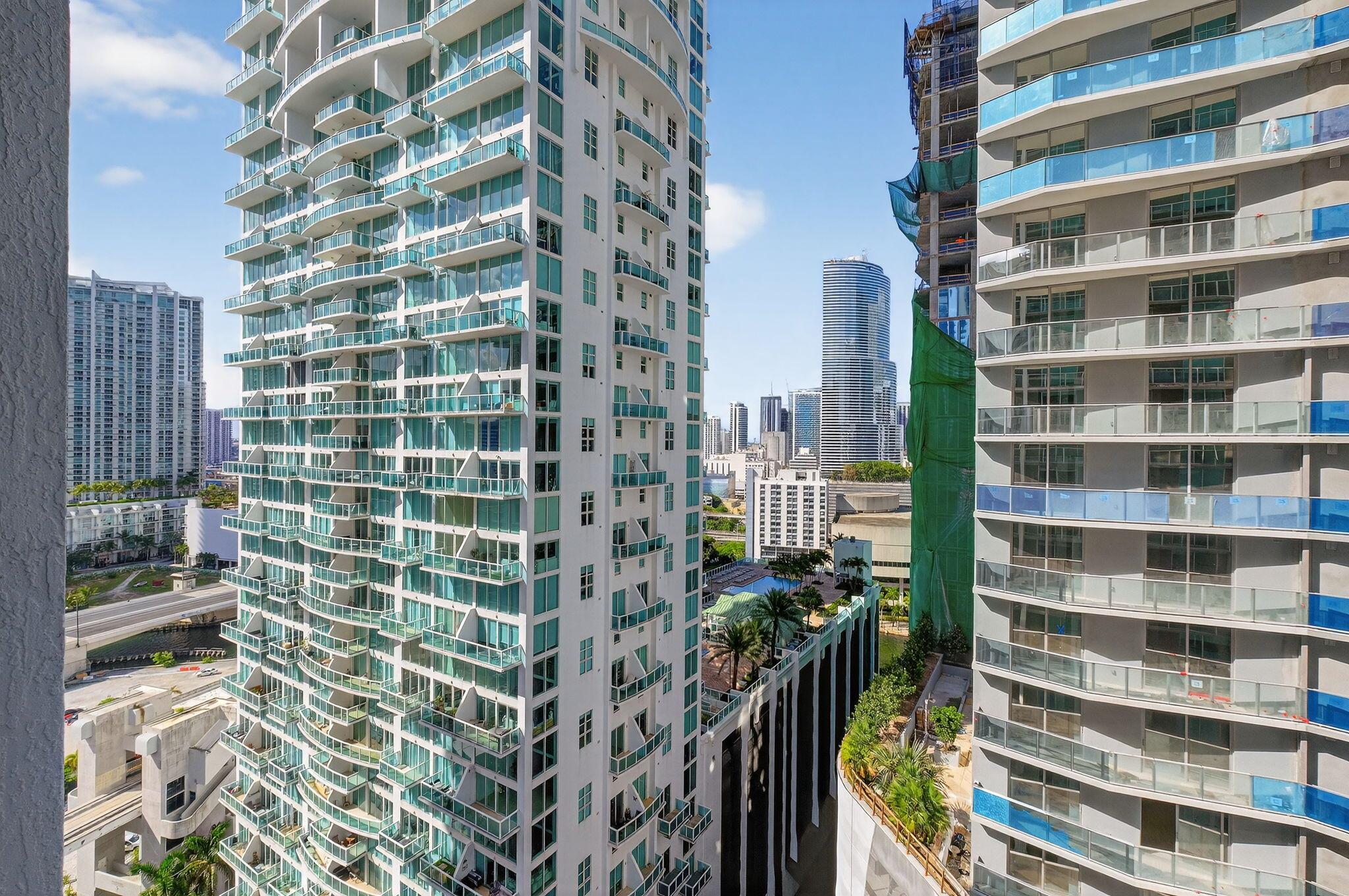 image 500 Brickell West Condo28