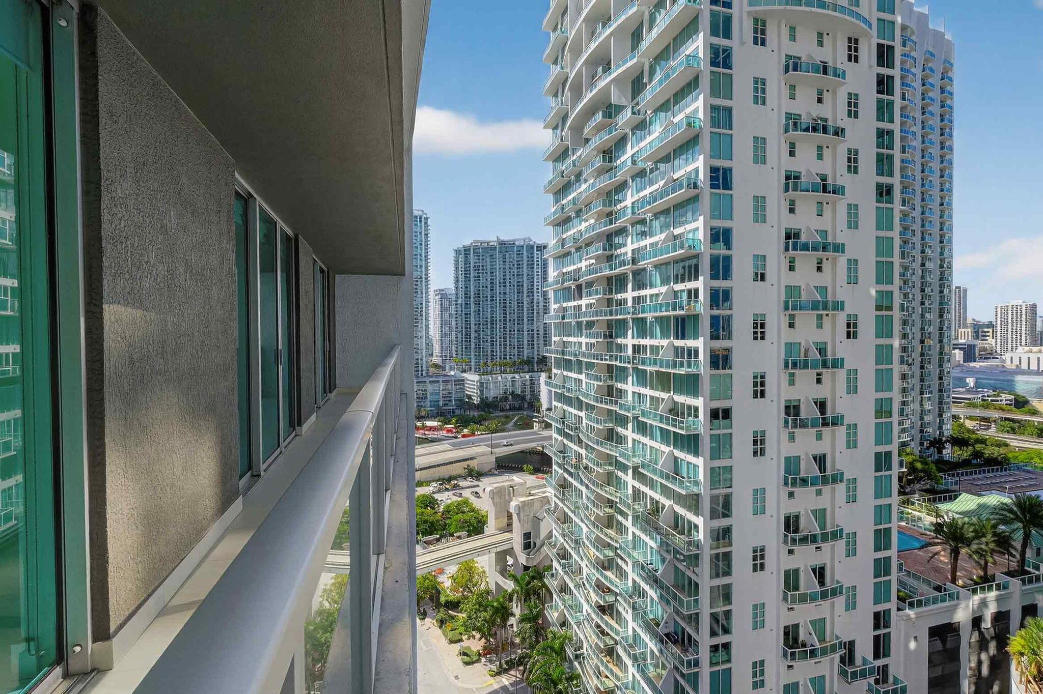 image 500 Brickell West Condo29