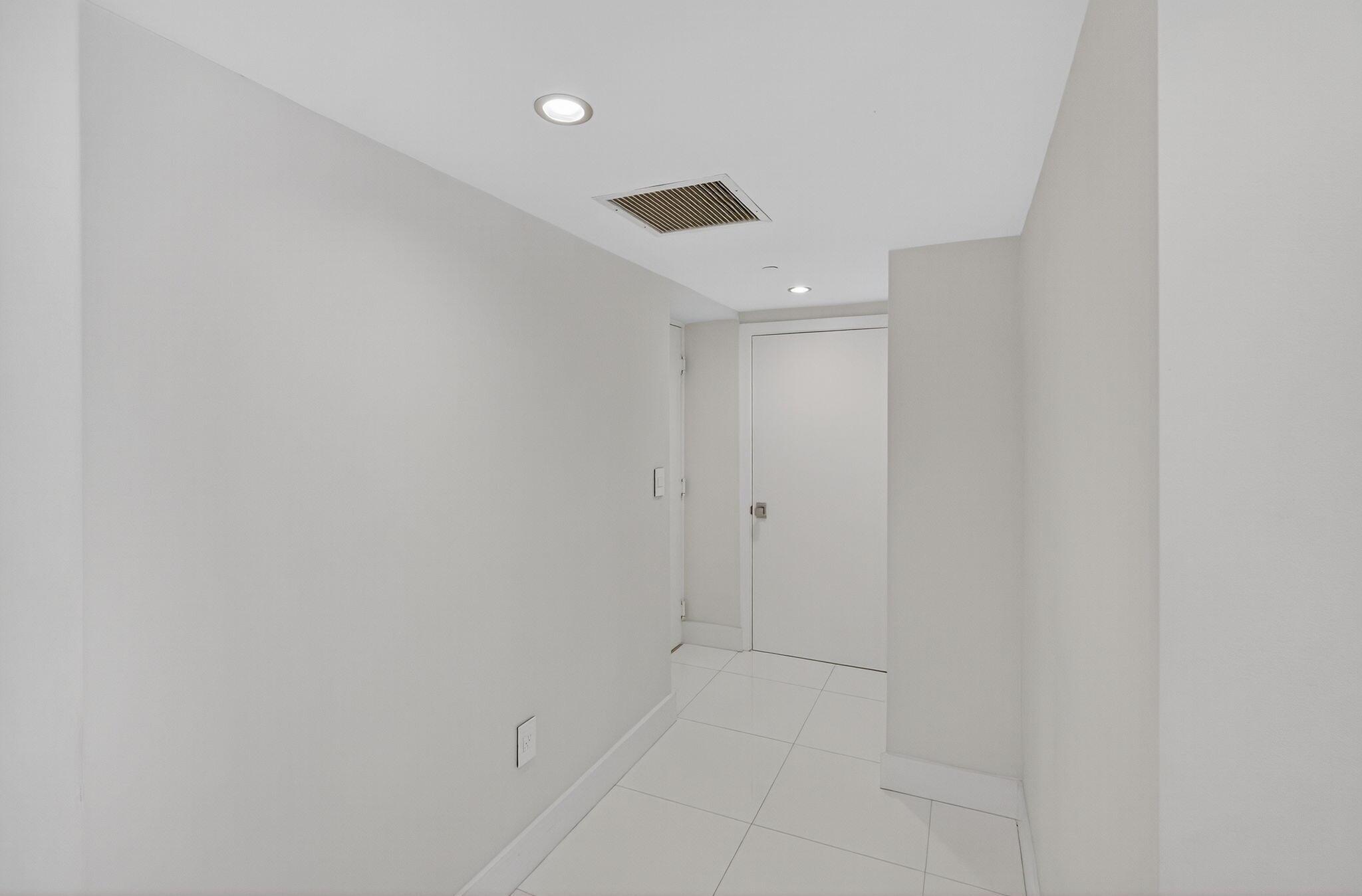 image 500 Brickell West Condo3