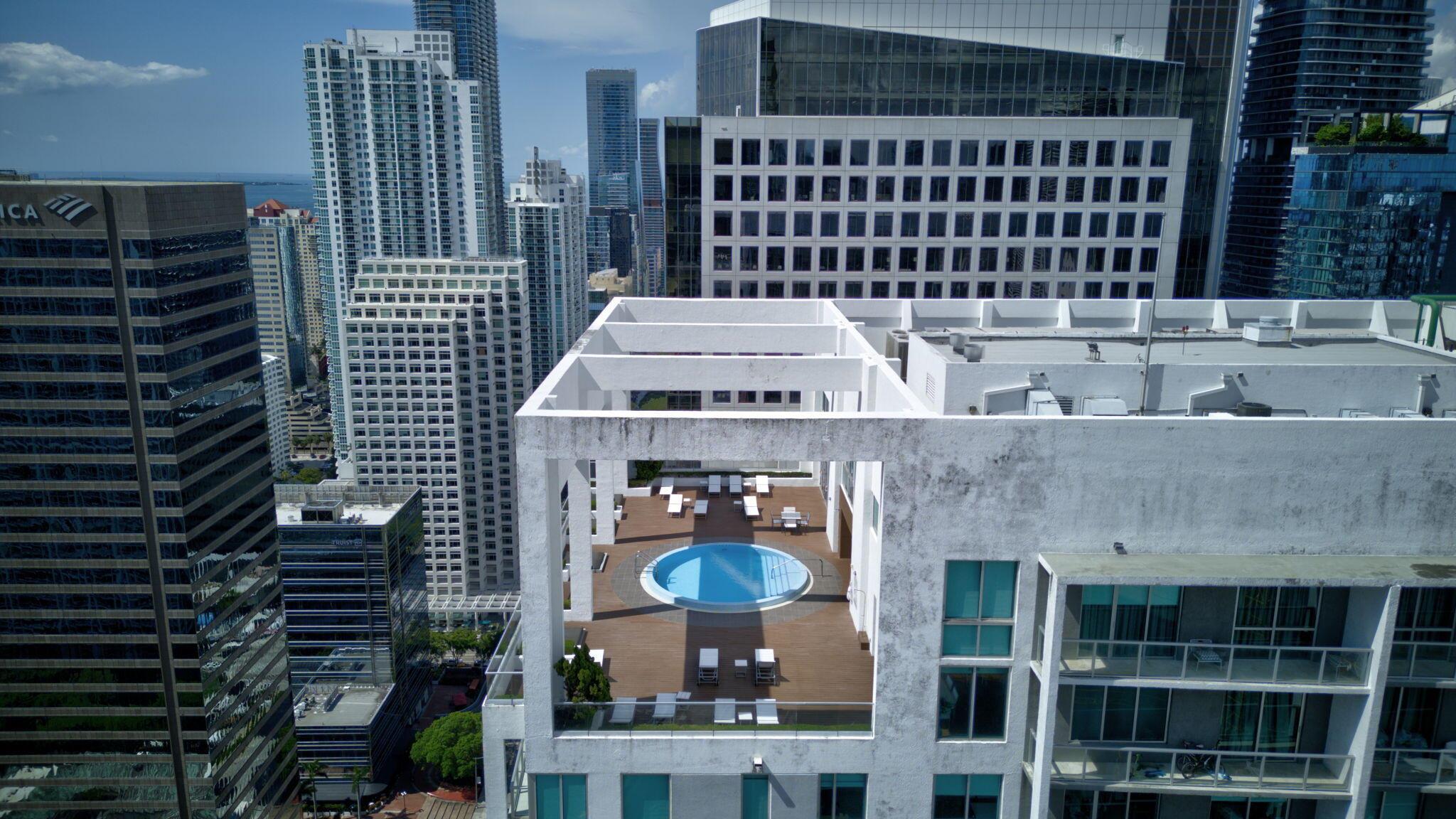 image 500 Brickell West Condo44