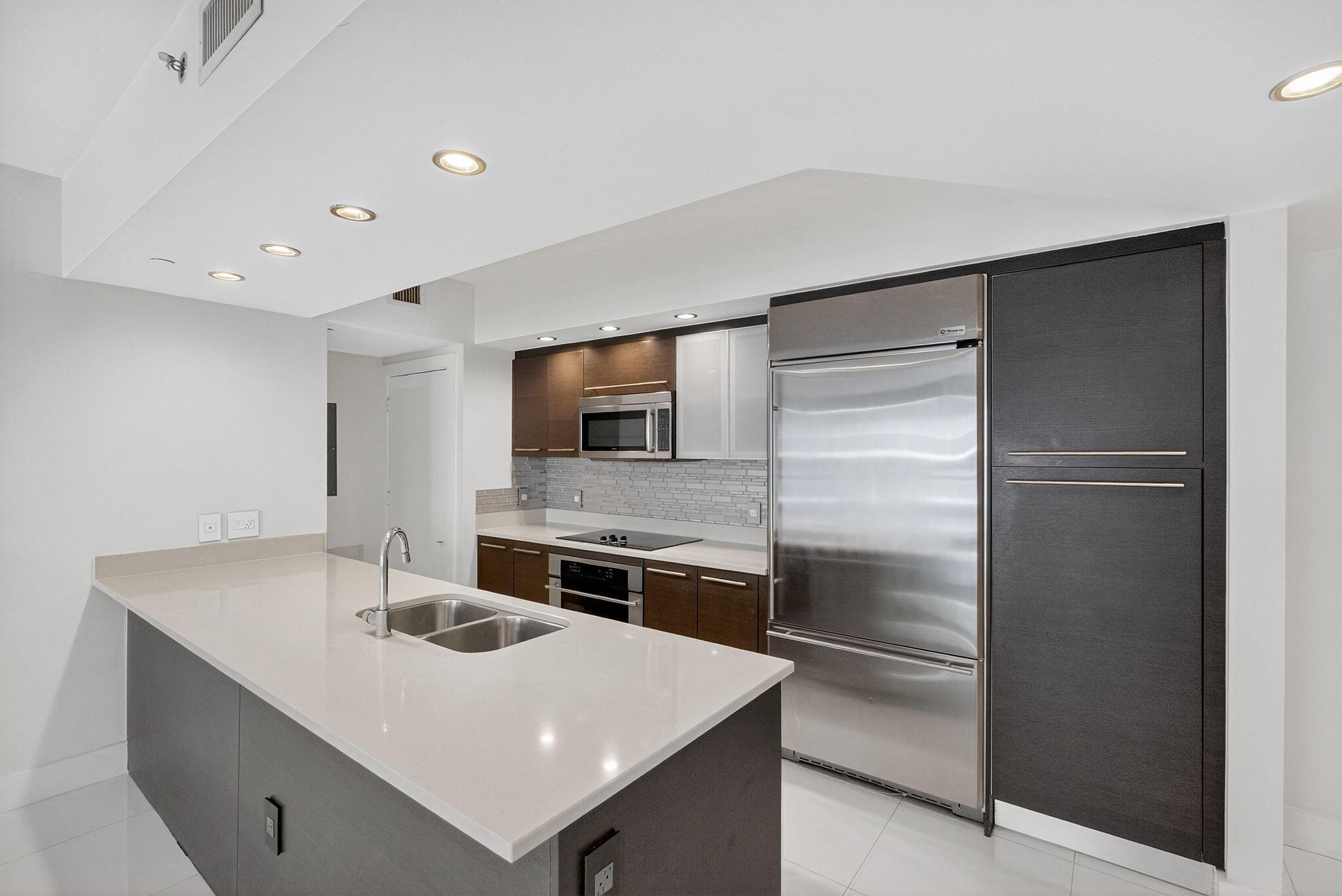 image 500 Brickell West Condo6