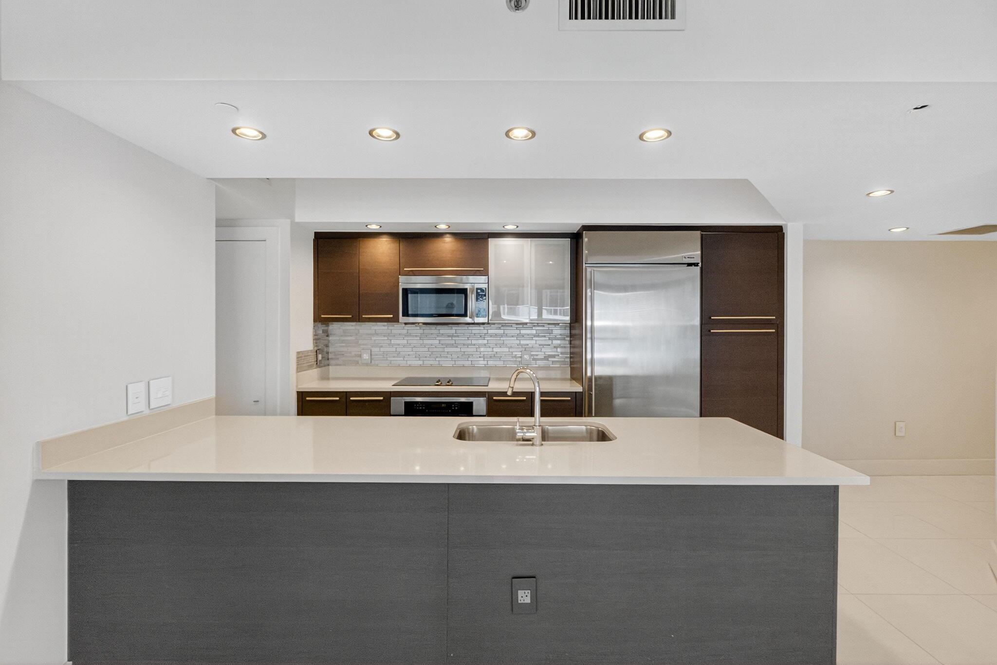 image 500 Brickell West Condo8