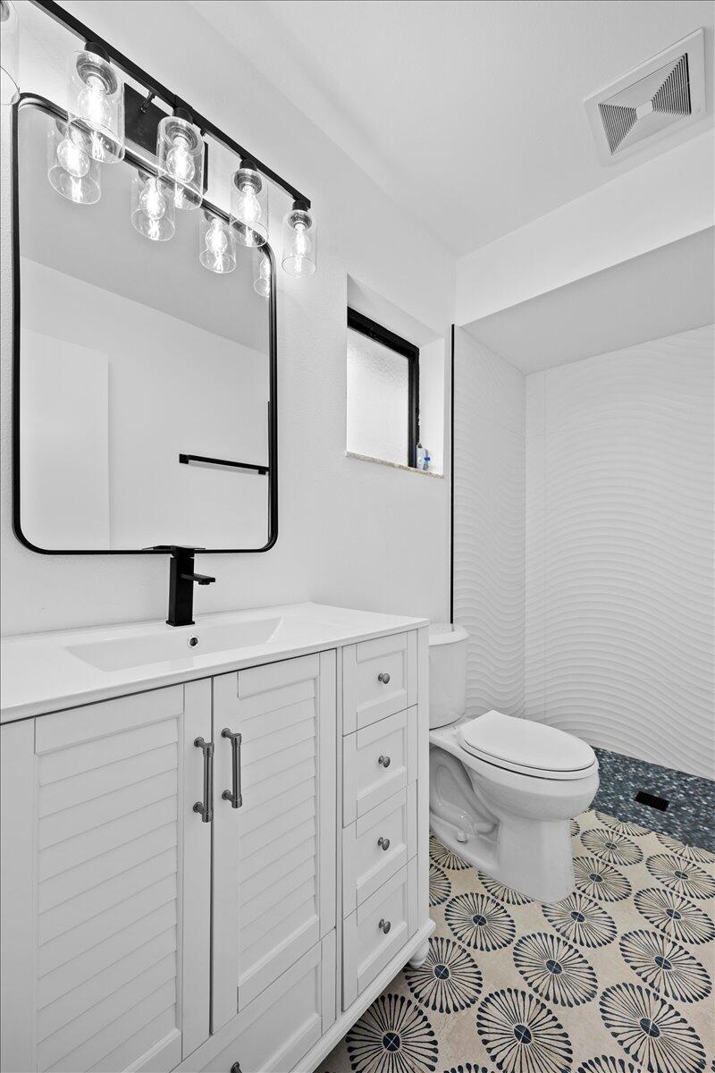 19052 SE Hillcrest Dr Tequesta, FL 33469