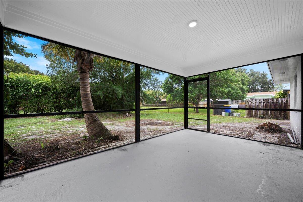 19052 SE Hillcrest Dr Tequesta, FL 33469