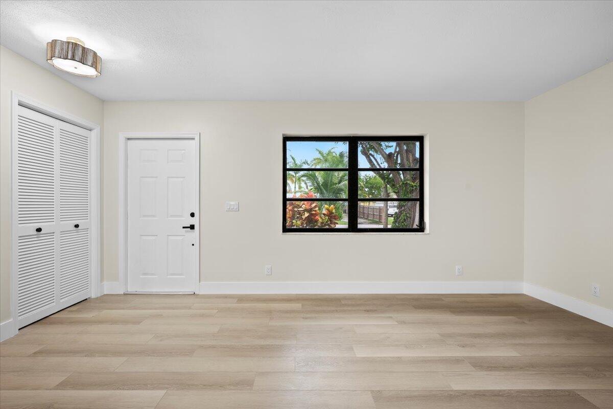 19052 SE Hillcrest Dr Tequesta, FL 33469