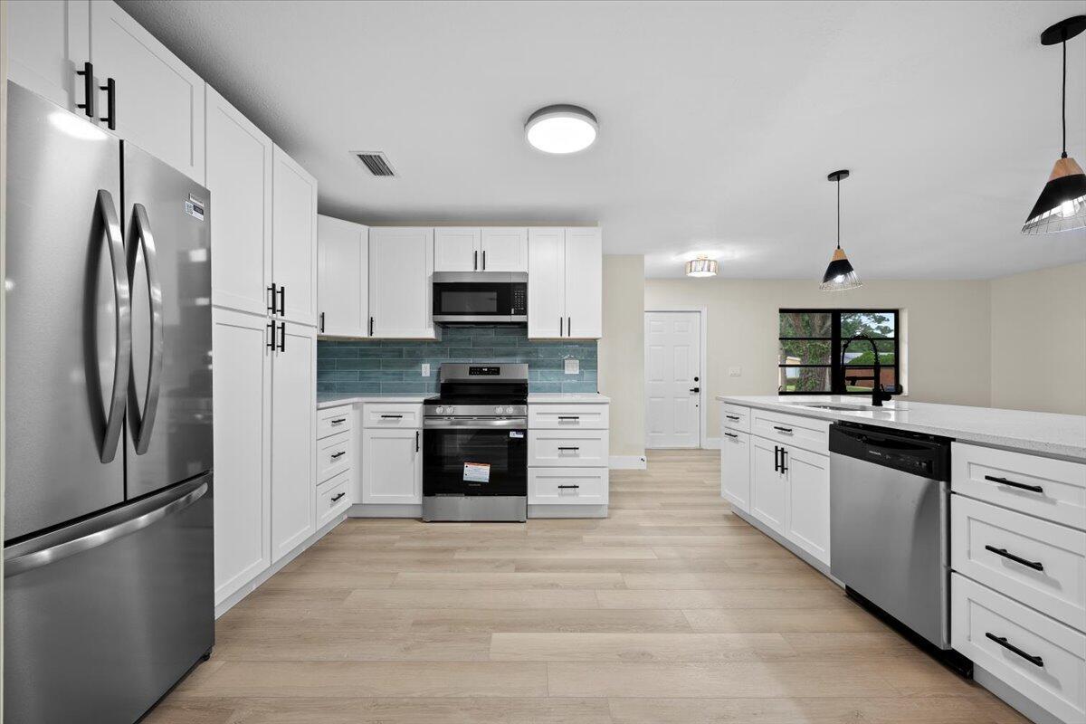 19052 SE Hillcrest Dr Tequesta, FL 33469