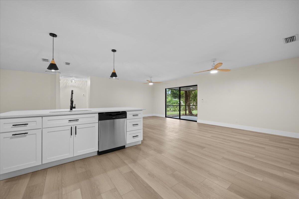 19052 SE Hillcrest Dr Tequesta, FL 33469