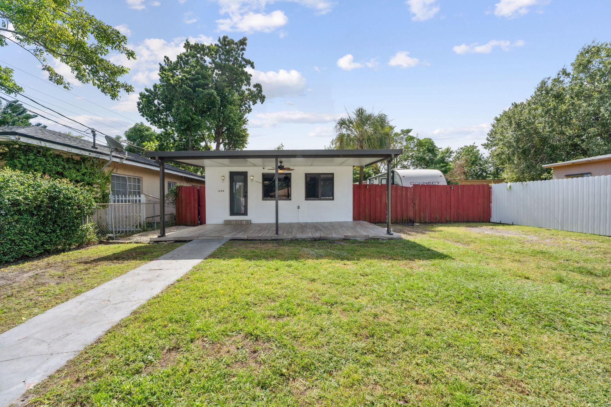 1204 NW 70th St