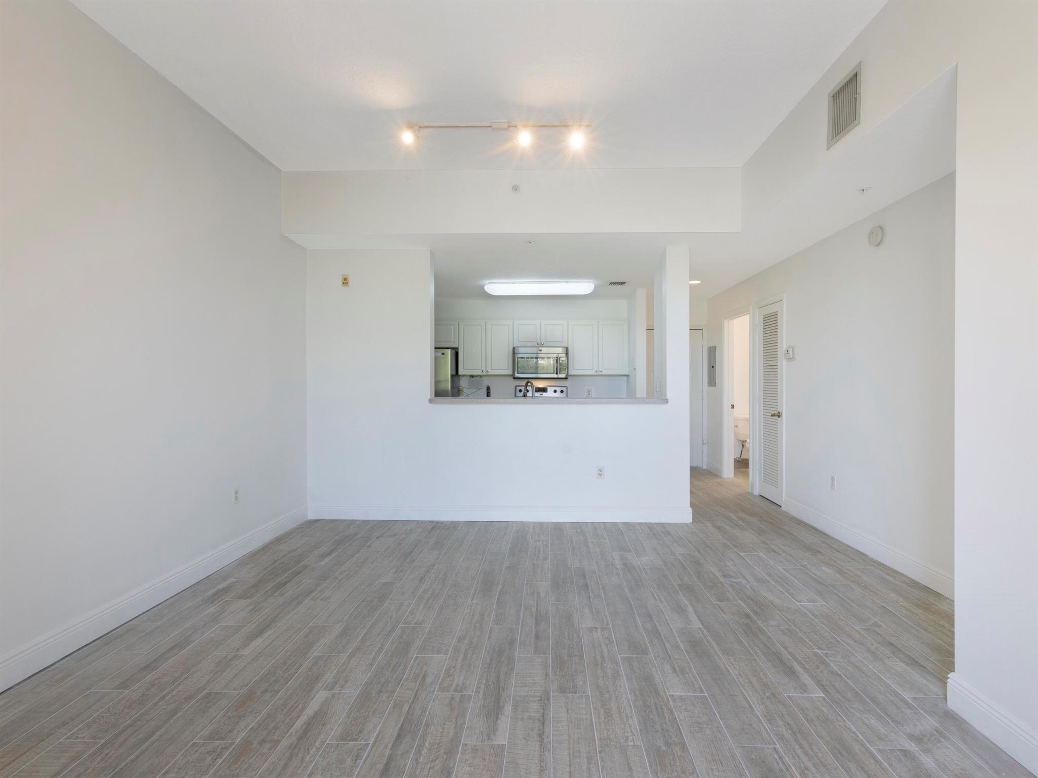 Undisclosed Address Jupiter, FL 33458