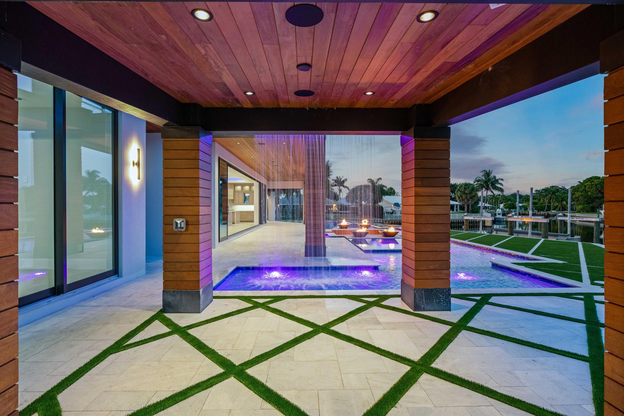 2143 Carib Cir Palm Beach Gardens, FL 33410