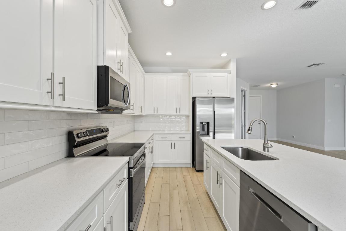 476 SW Crawfish Dr Port St Lucie, FL 34953