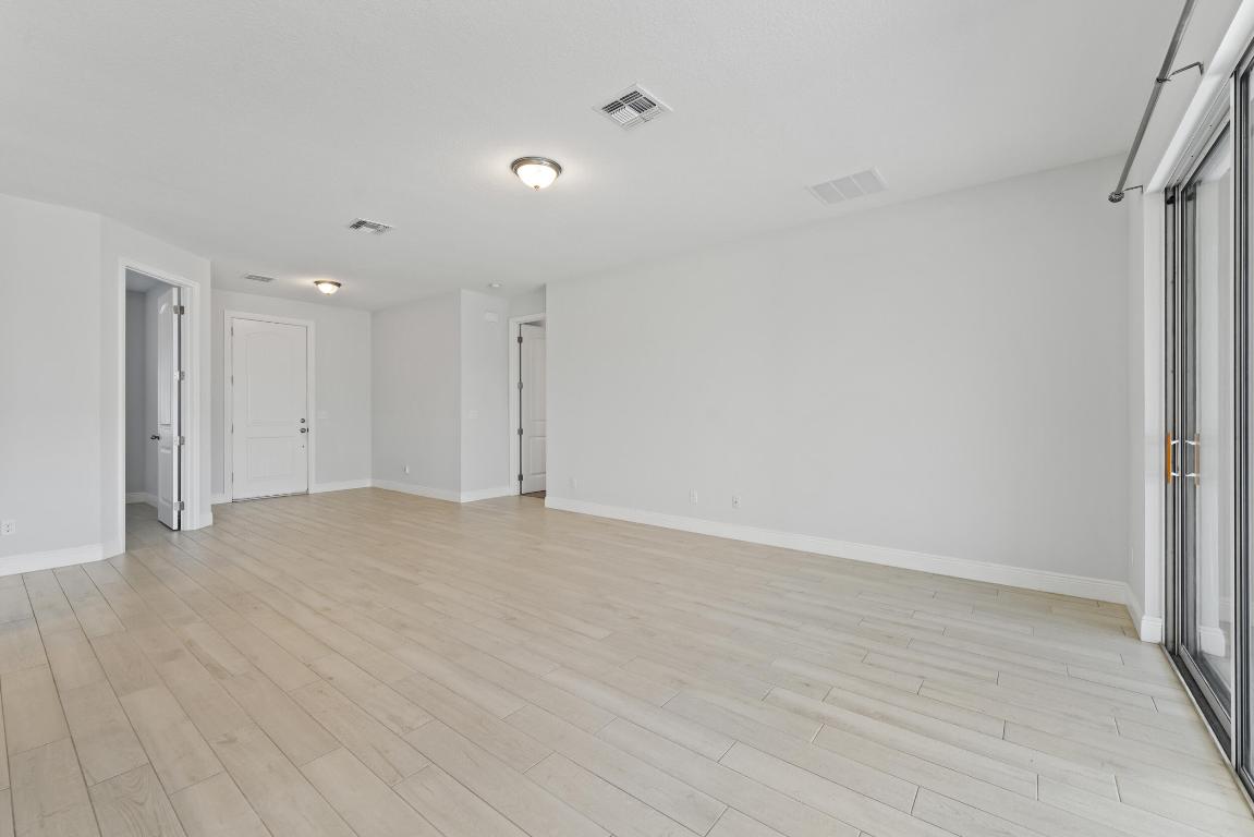 476 SW Crawfish Dr Port St Lucie, FL 34953