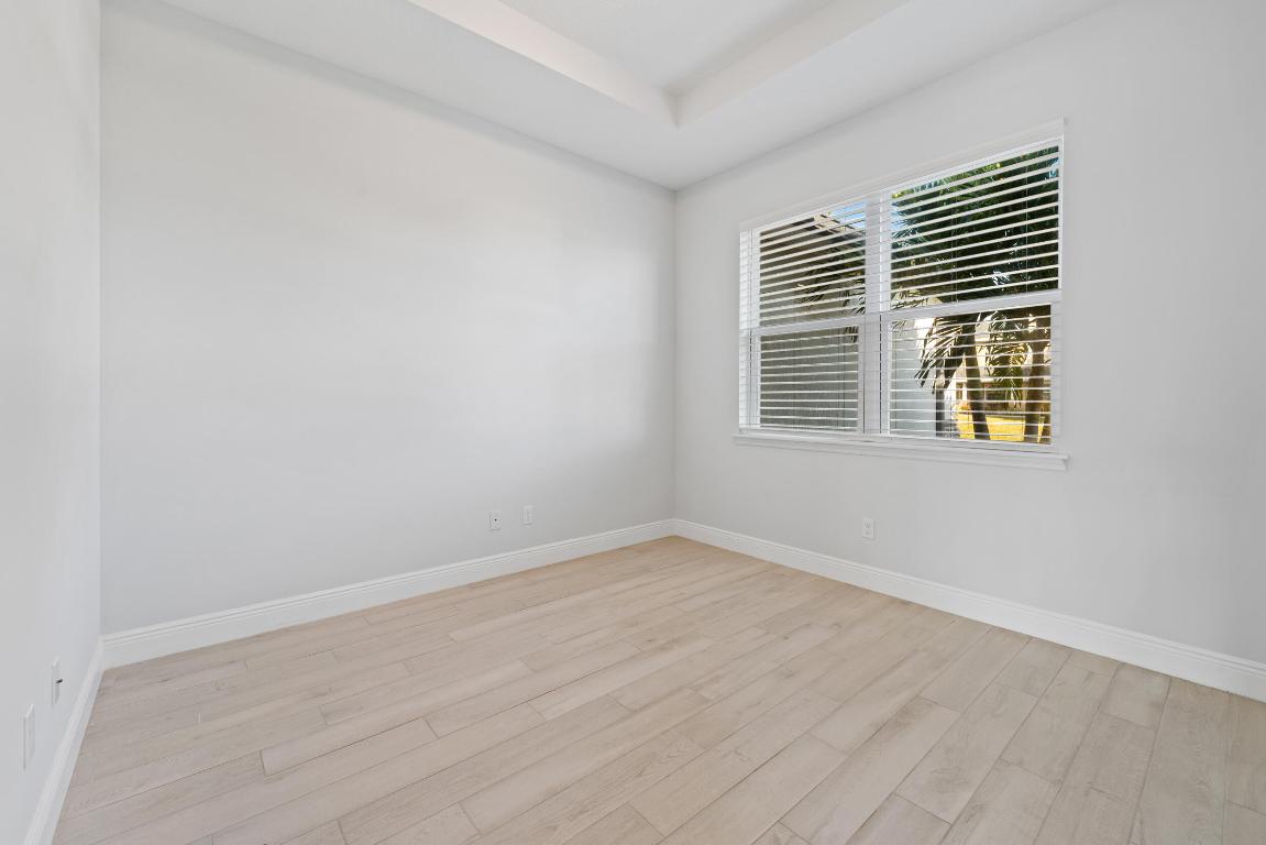 476 SW Crawfish Dr Port St Lucie, FL 34953