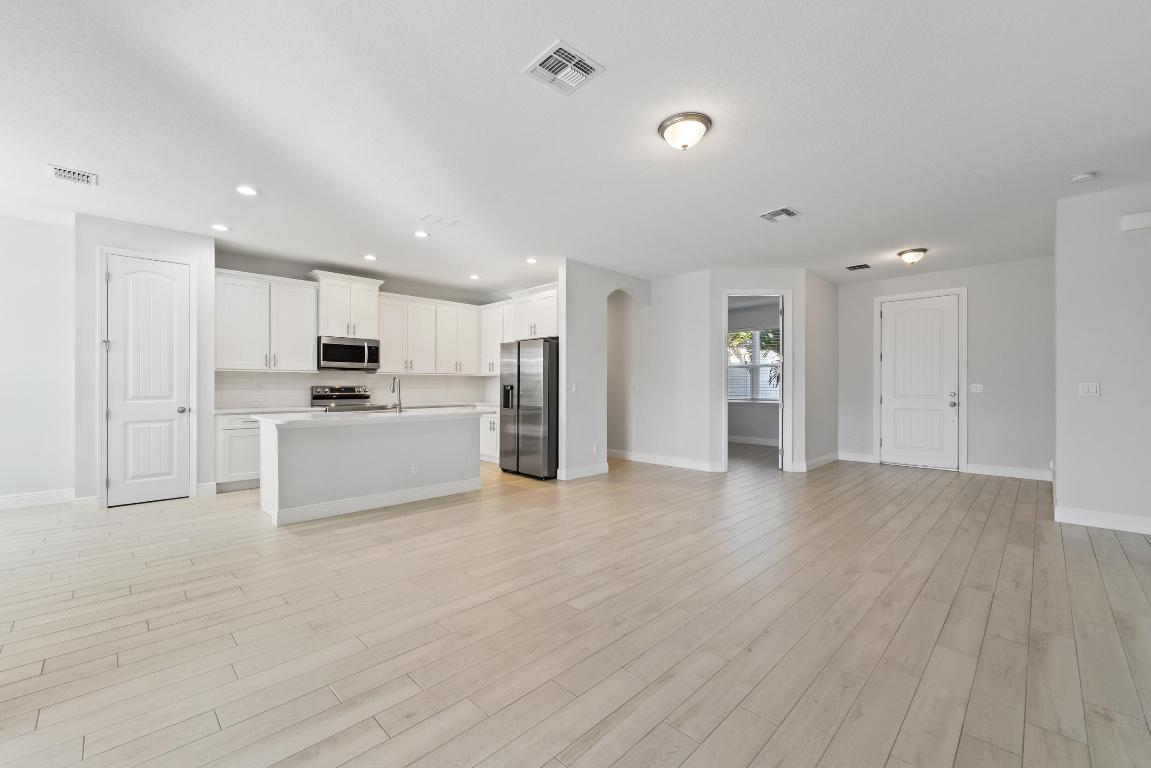 476 SW Crawfish Dr Port St Lucie, FL 34953