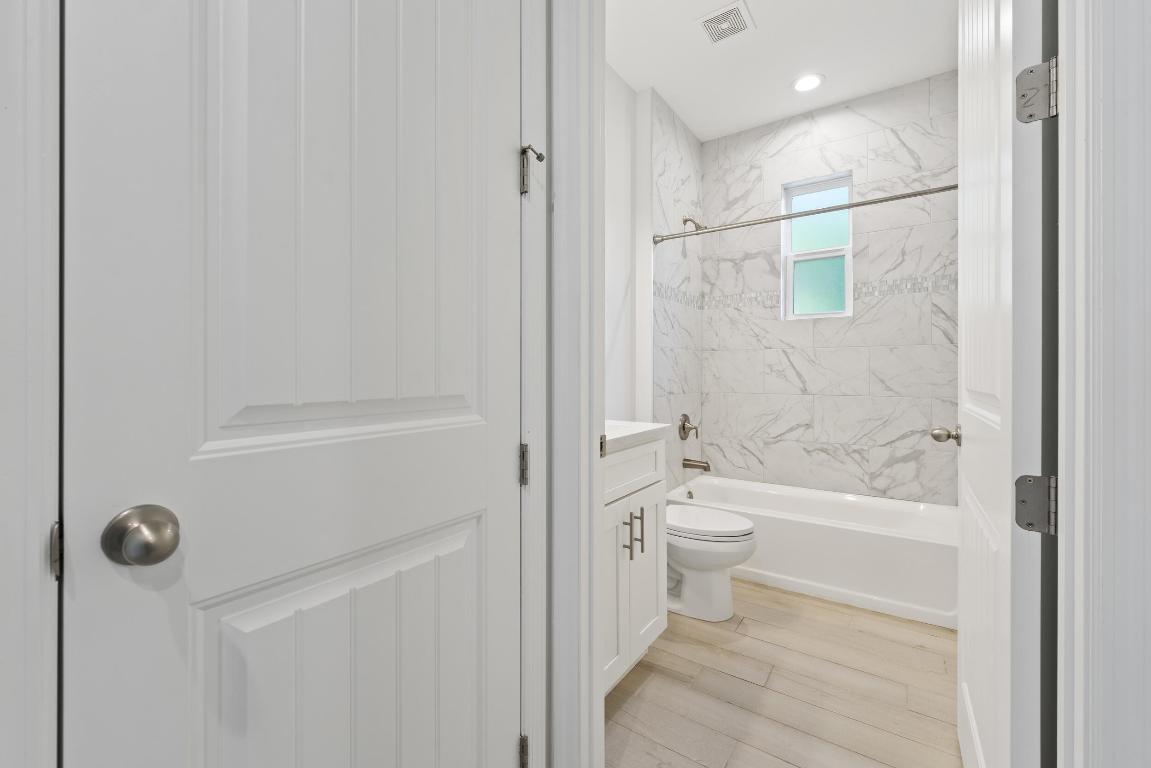 476 SW Crawfish Dr Port St Lucie, FL 34953