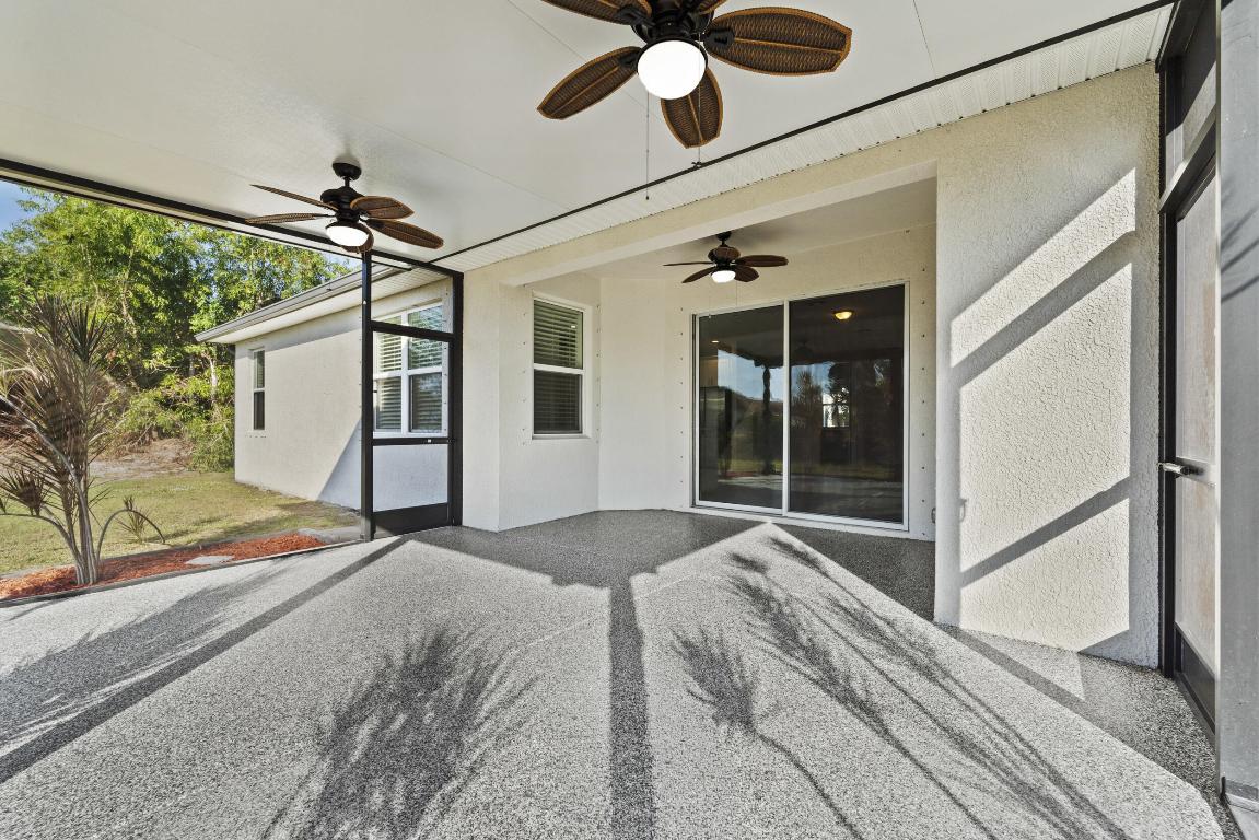 476 SW Crawfish Dr Port St Lucie, FL 34953