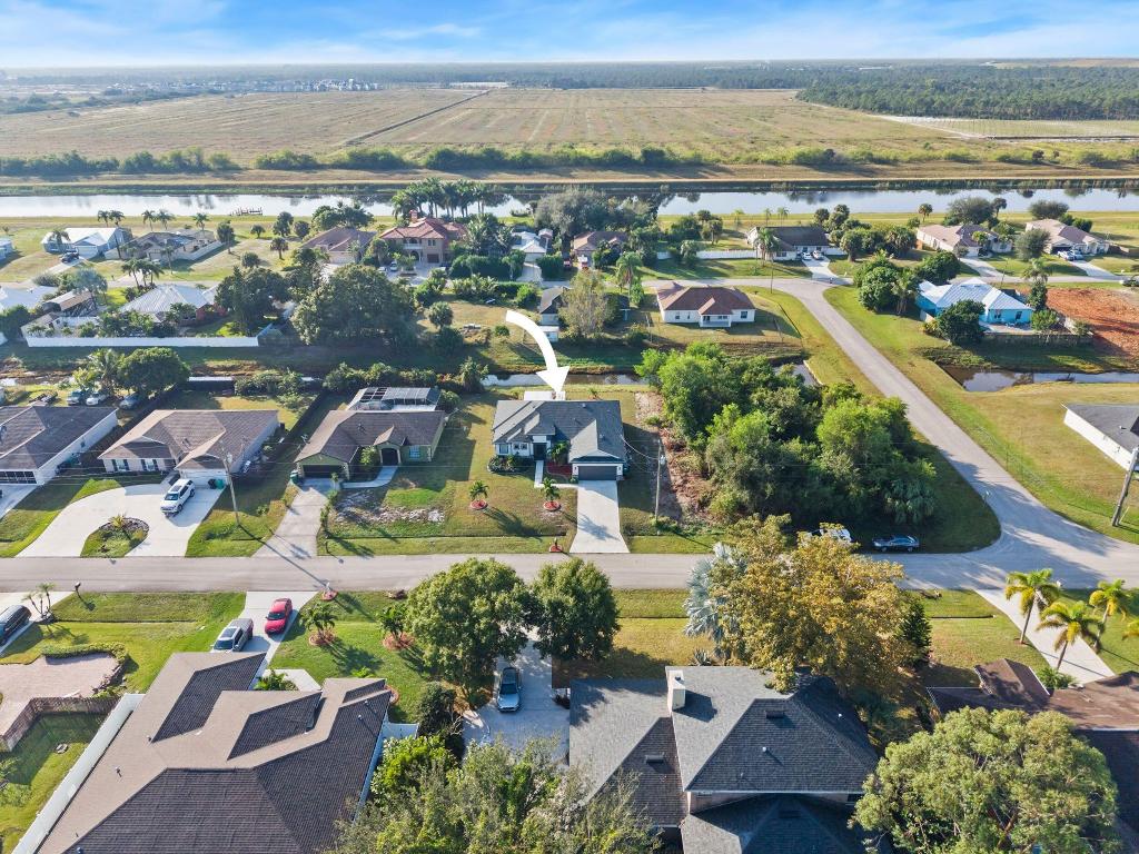 476 SW Crawfish Dr Port St Lucie, FL 34953