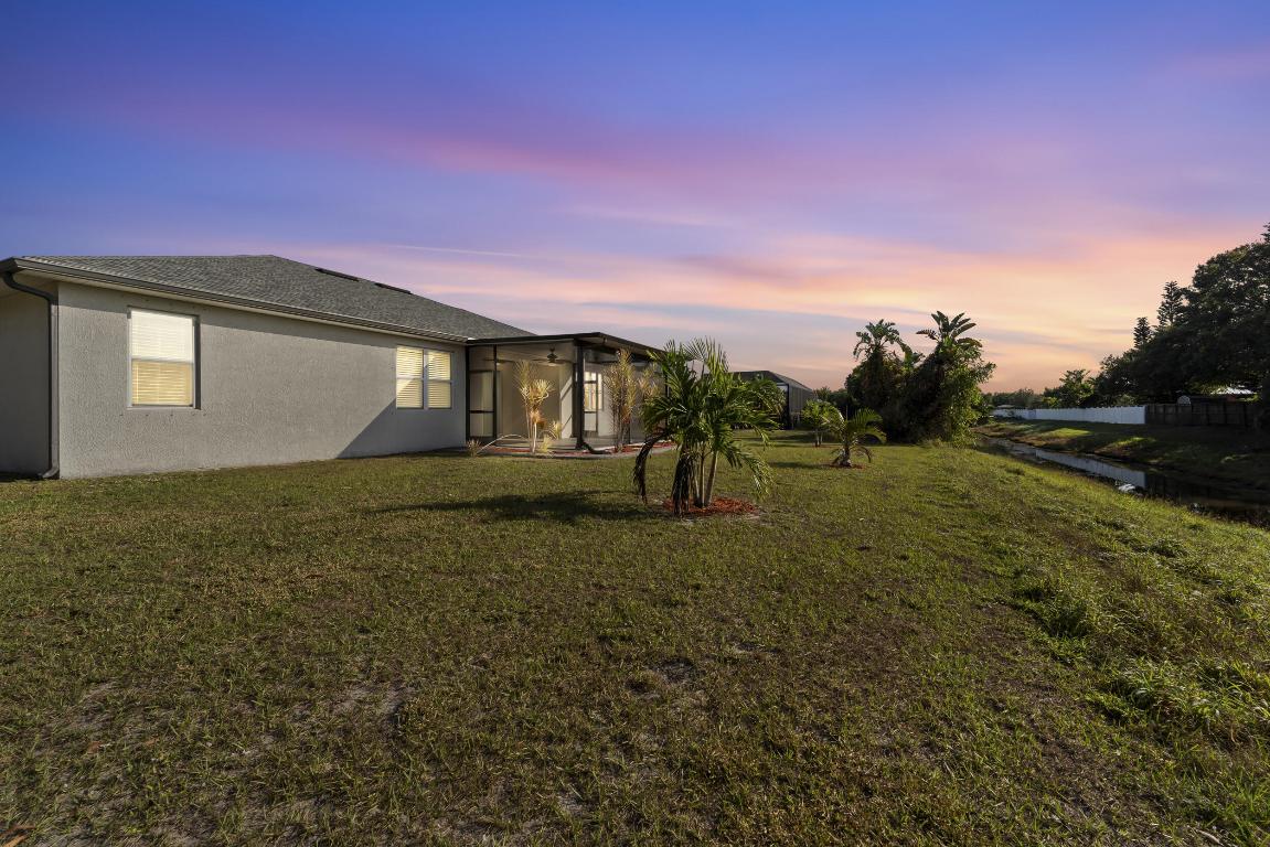 476 SW Crawfish Dr Port St Lucie, FL 34953