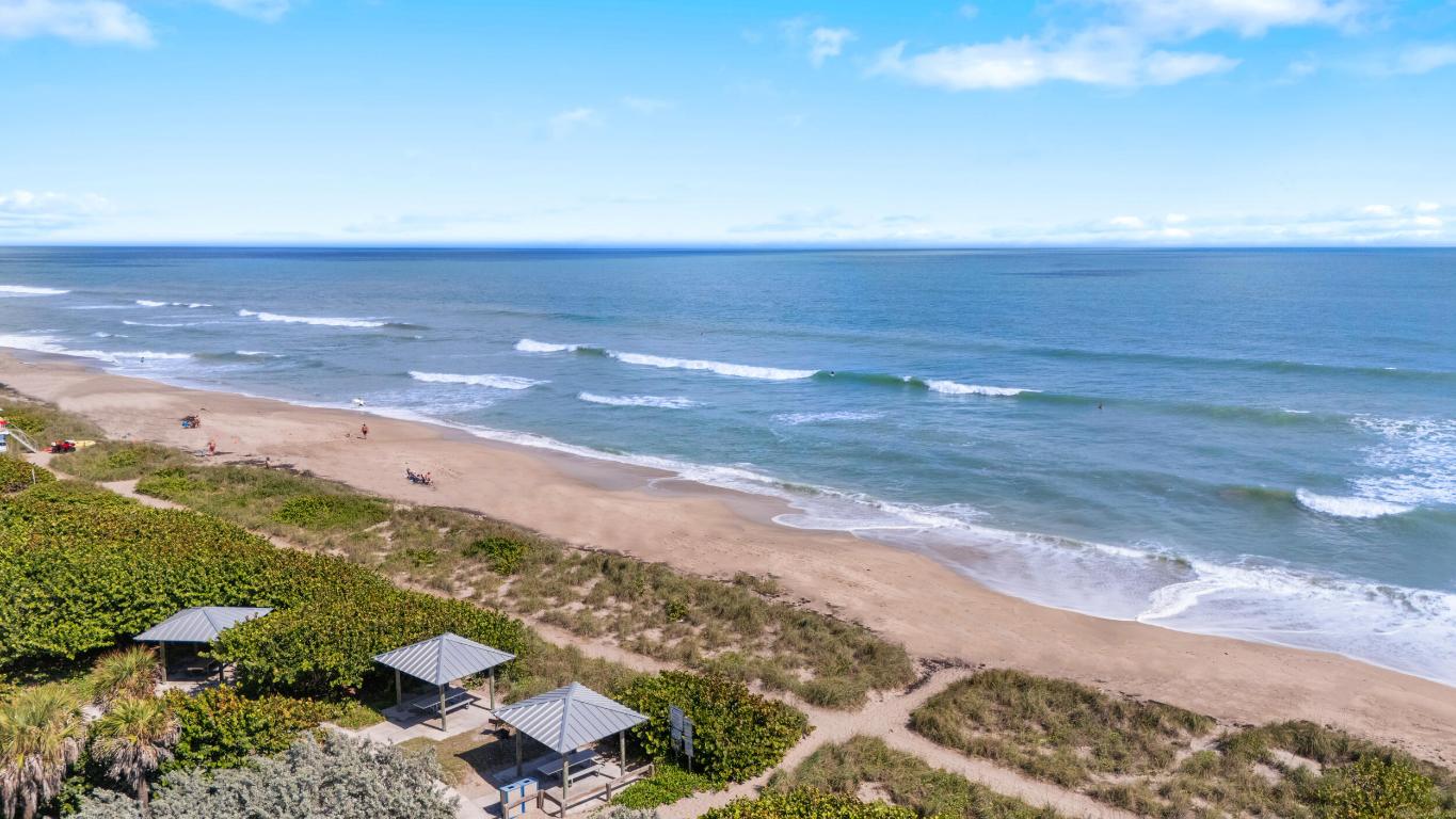 476 SW Crawfish Dr Port St Lucie, FL 34953